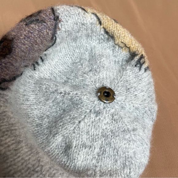 Handmade knit wool hat with 2 friendly owls and real fox detachable pompom main image 12